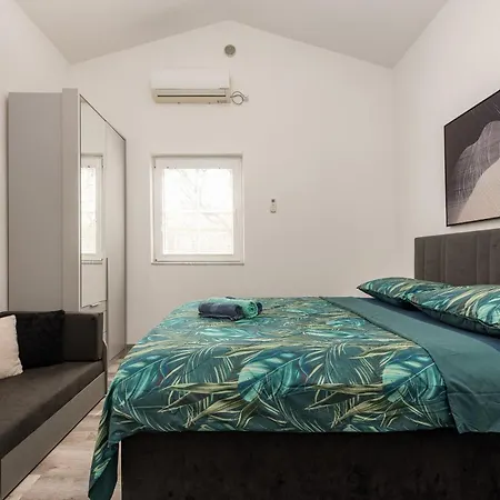 Oto Appartement Vir