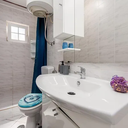 Oto Appartement Vir