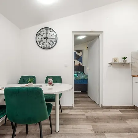 Oto Appartement *
