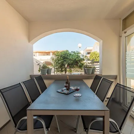 Oto Apartman Vir