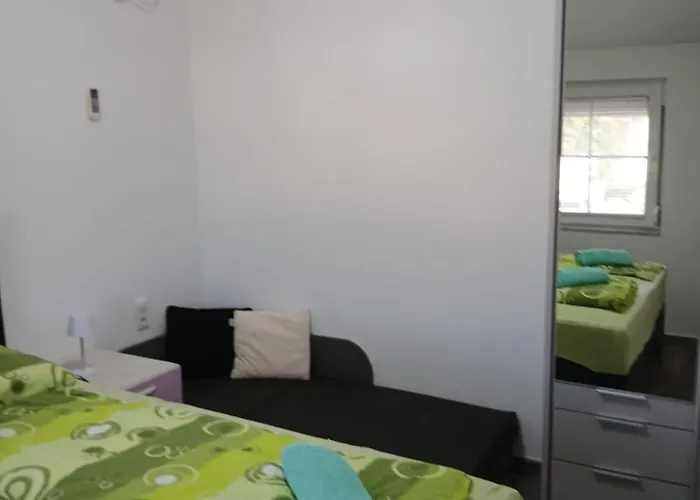 Oto Апартаменты Вир